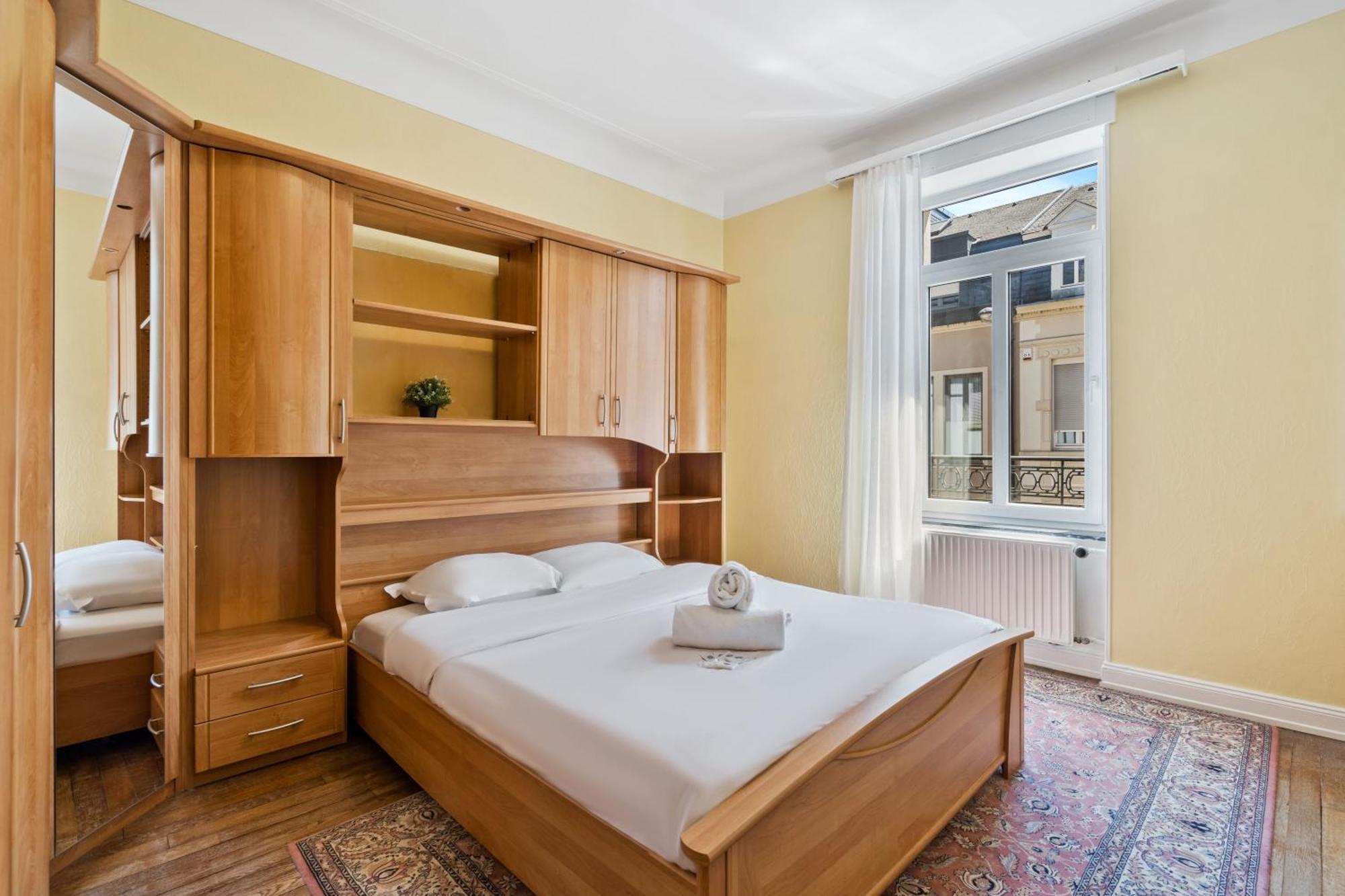 Cozy 3br Townhome Walk To Center & Park Free Vakantiehuis